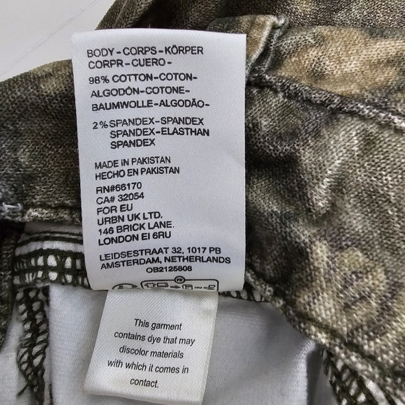 Free People High Times Printed Kick Flare Crop Pants In Olive Combo Women's Sz 2 - Picture 6 of 8